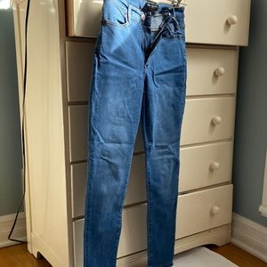 Tight stretch jeggings! Super stretchy and comfortable!